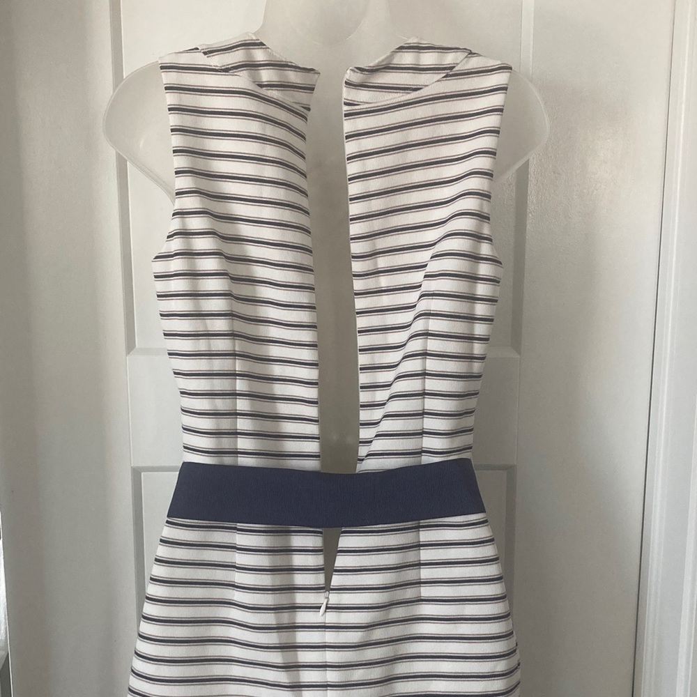 Navy and White Striped Sleeveless Midi Dress 👗,size-4P, lined, belted - Picture 7 of 12